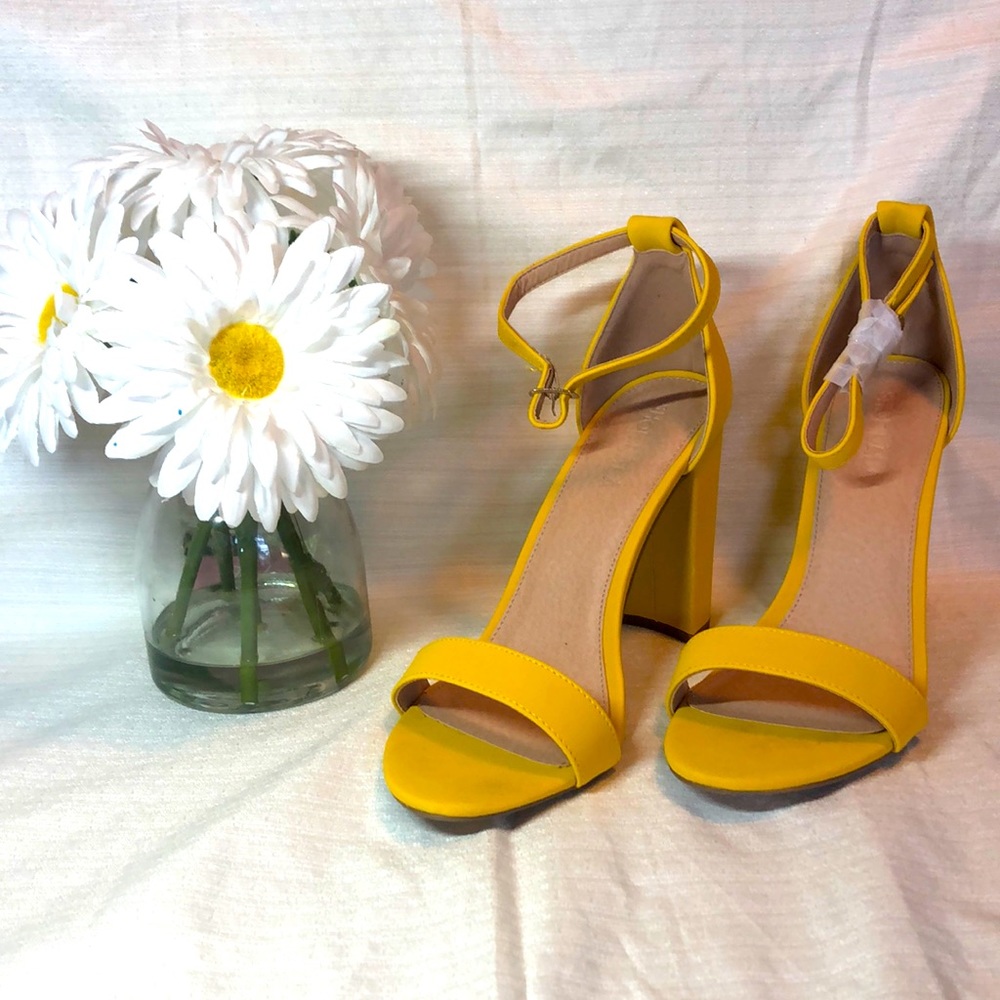 Women’s strap heels size 10